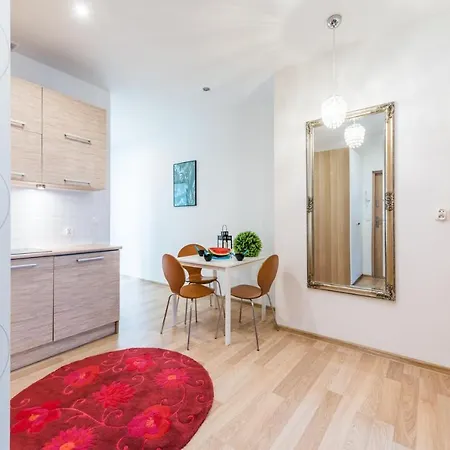 Downtown Old Town Warzywnicza Appartement