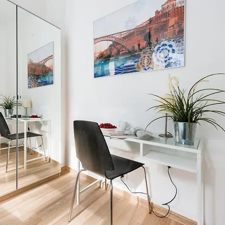 Downtown Old Town Warzywnicza Apartman *